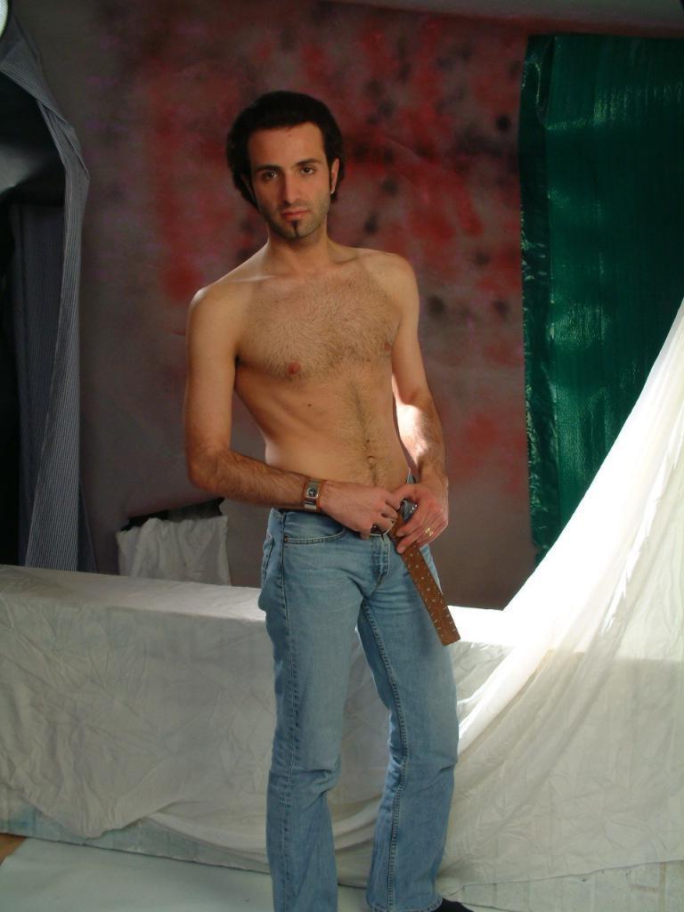 20P Hunk muscular gay bear loves to striptease while posing