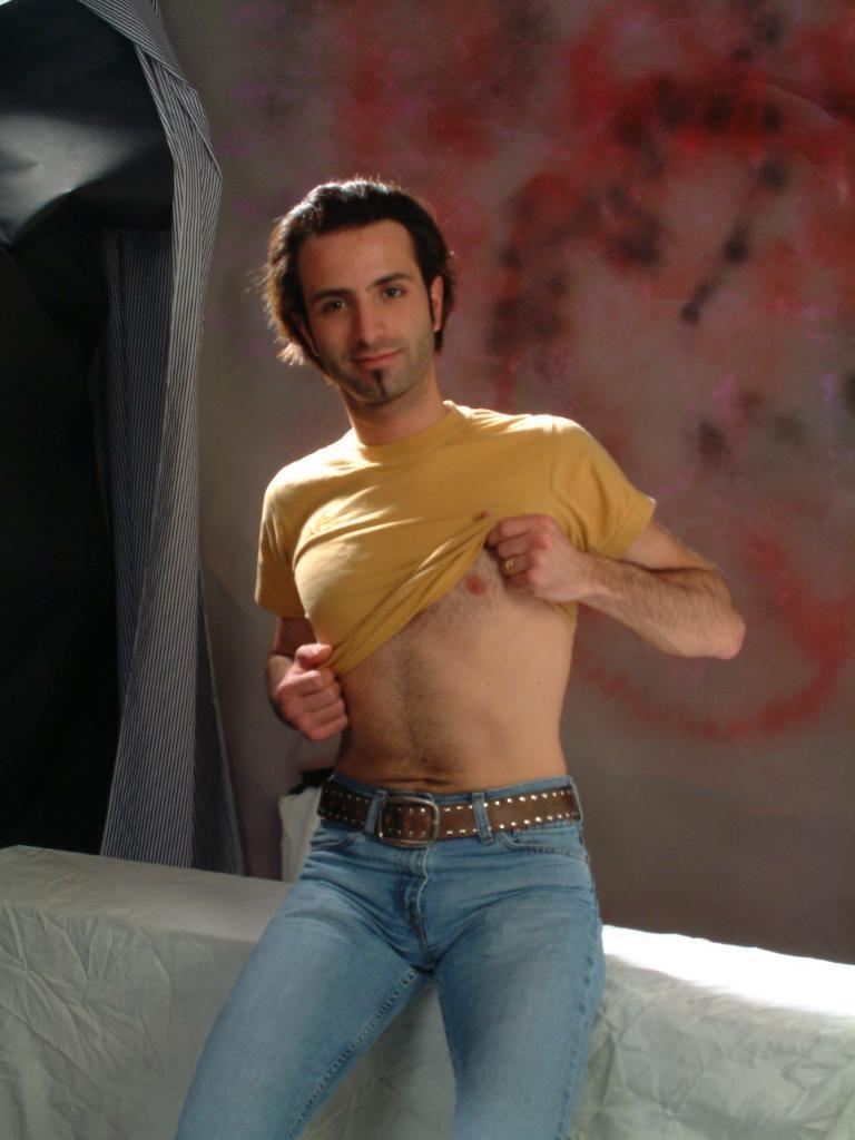 20P Hunk muscular gay bear loves to striptease while posing
