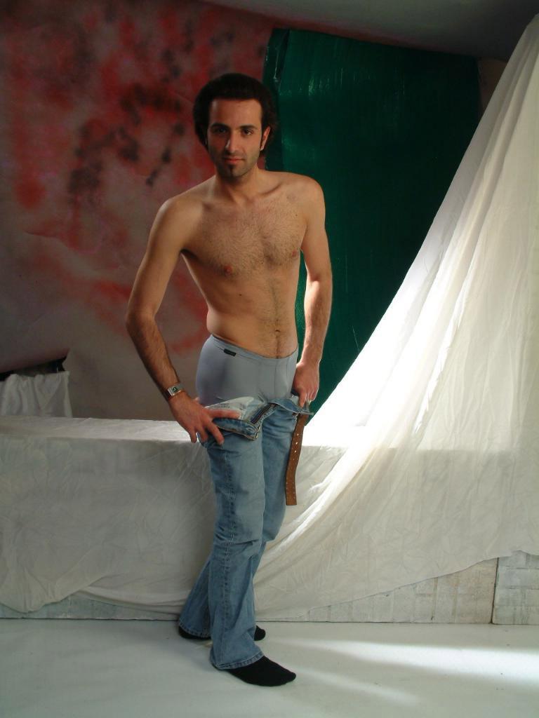 20P Hunk muscular gay bear loves to striptease while posing
