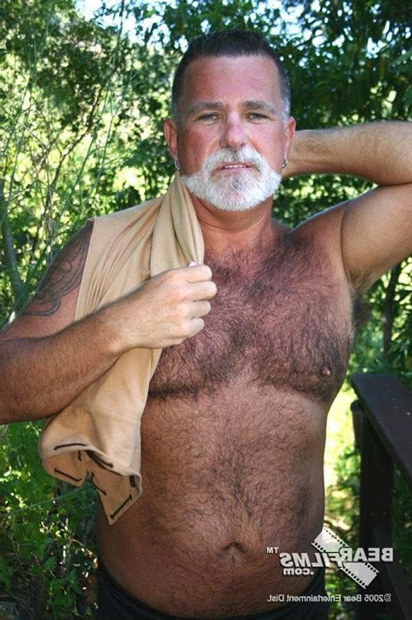 15P Sexy naked hairy bear