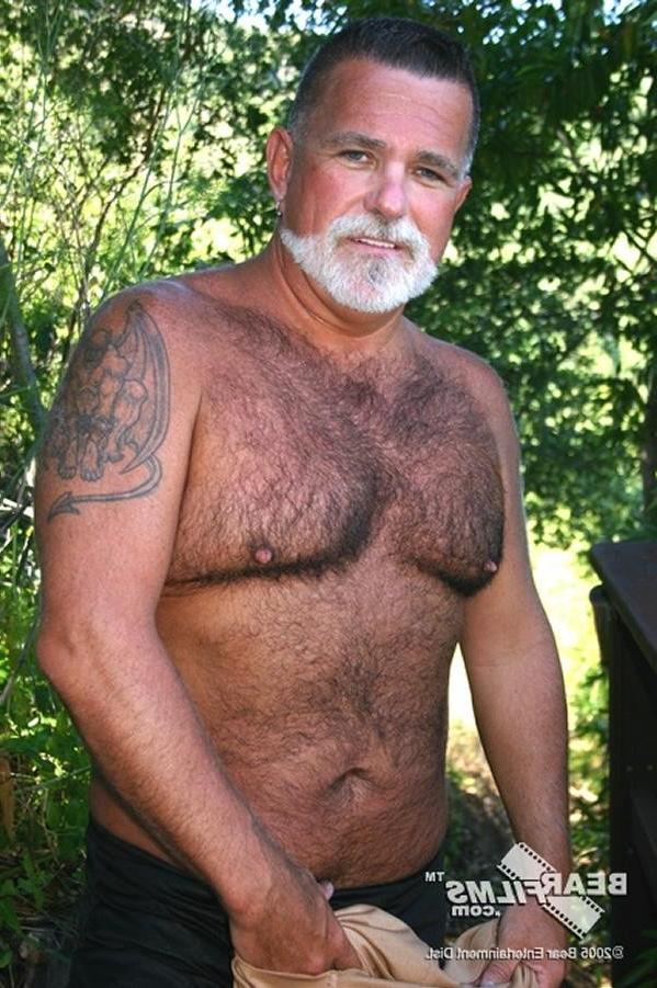 15P Sexy naked hairy bear