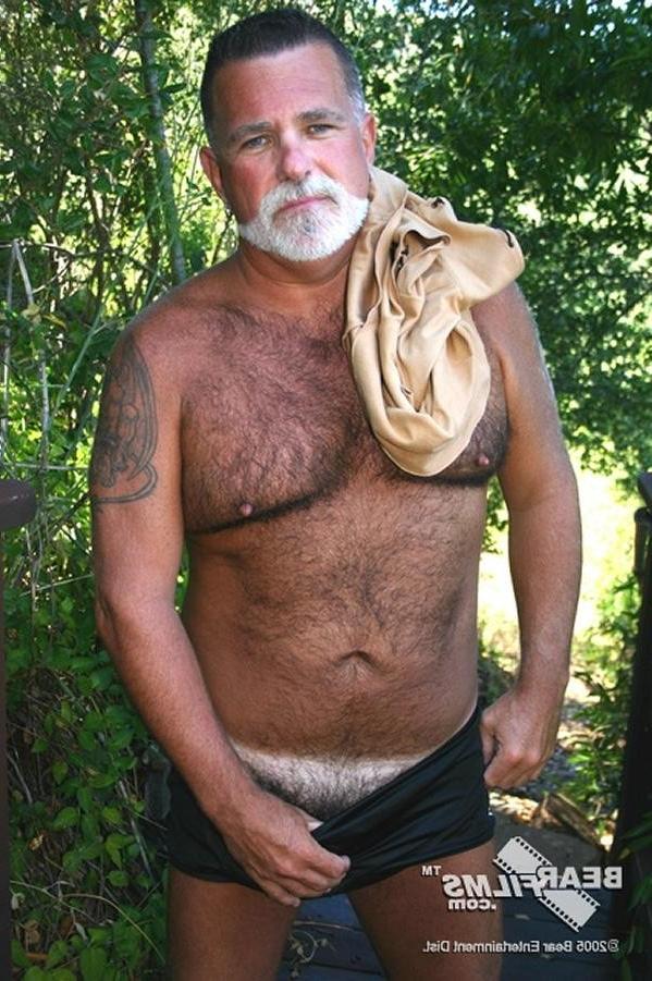 15P Sexy naked hairy bear