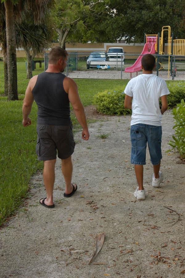 15P Stud bear trainer teaches young twink how to suck cock