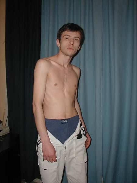 13P Amateur guy with a skinny body