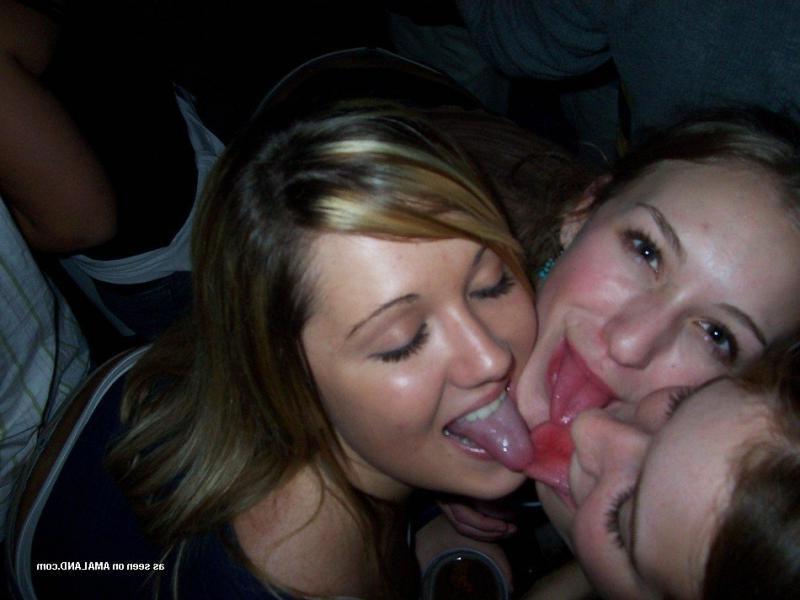 14P Naughty amateur lesbians in kinky kissing spree