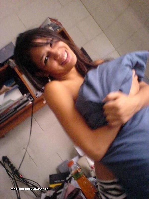 10P Compilation of a wild Spanish babe spreading for the cam