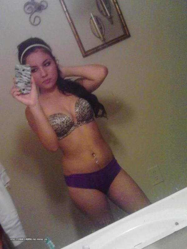 14P Compilation of naughty Spanish babes posing sexy on cam