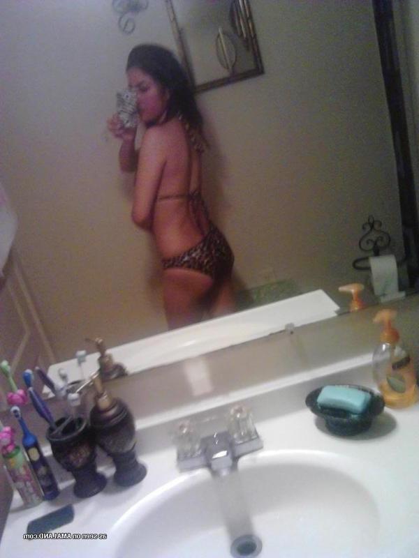 14P Compilation of naughty Spanish babes posing sexy on cam