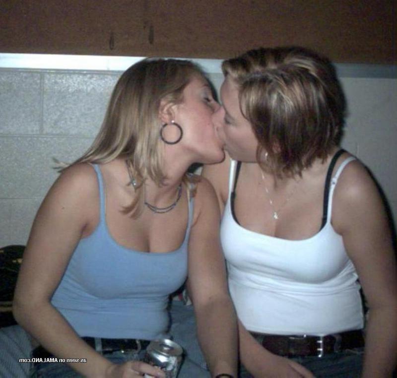 10P Compilation of lesbo lovers making out in front of friends