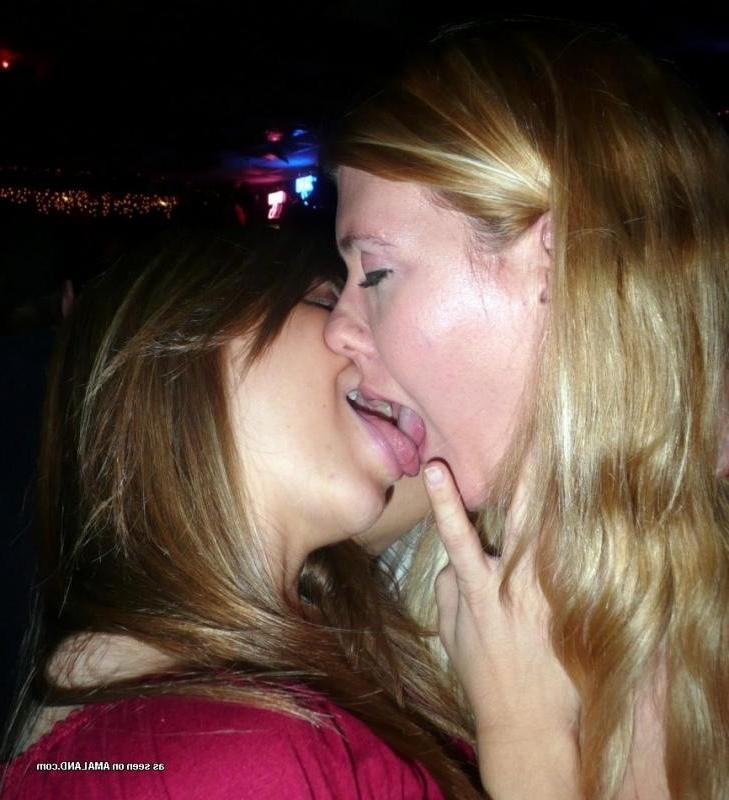 14P Compilation of kinky amateur lesbians making out