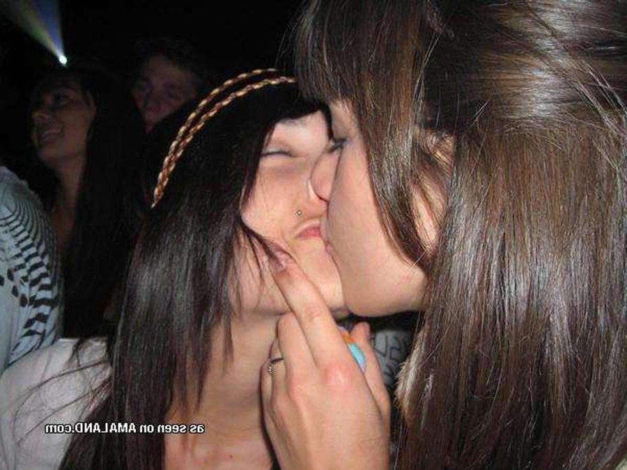 16P Sizzling hot amateur and wild lesbian pic compilation