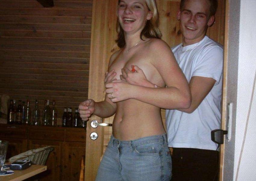 16P Hot closeup pictures of wet amateur snatch
