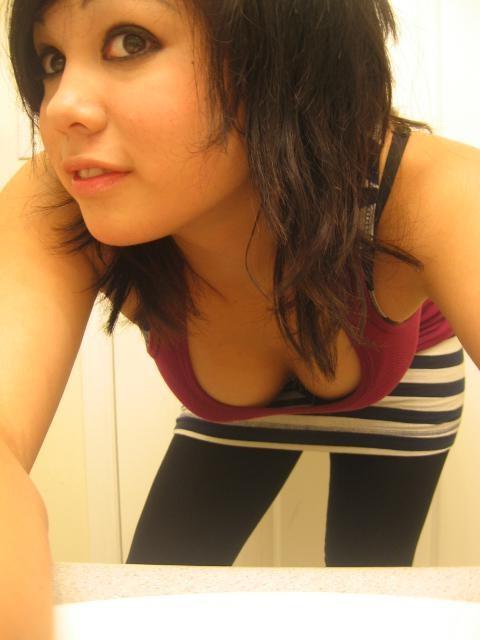 16P Hot closeup pictures of wet amateur snatch