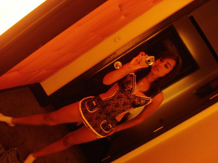 15P Collection of assorted pics of hot camwhores