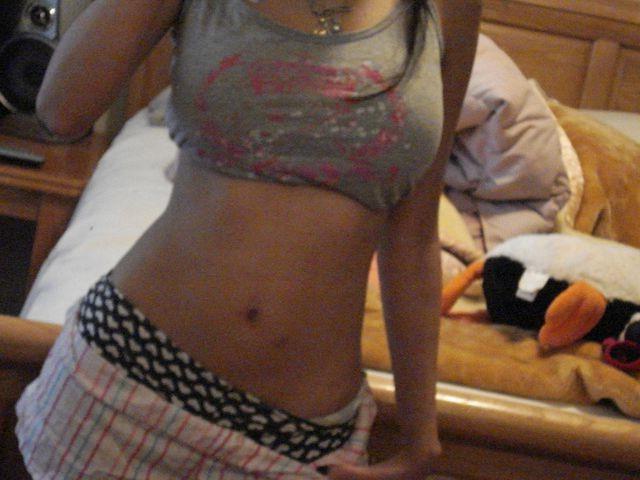 15P Photo compilation of self-shooting hot babes