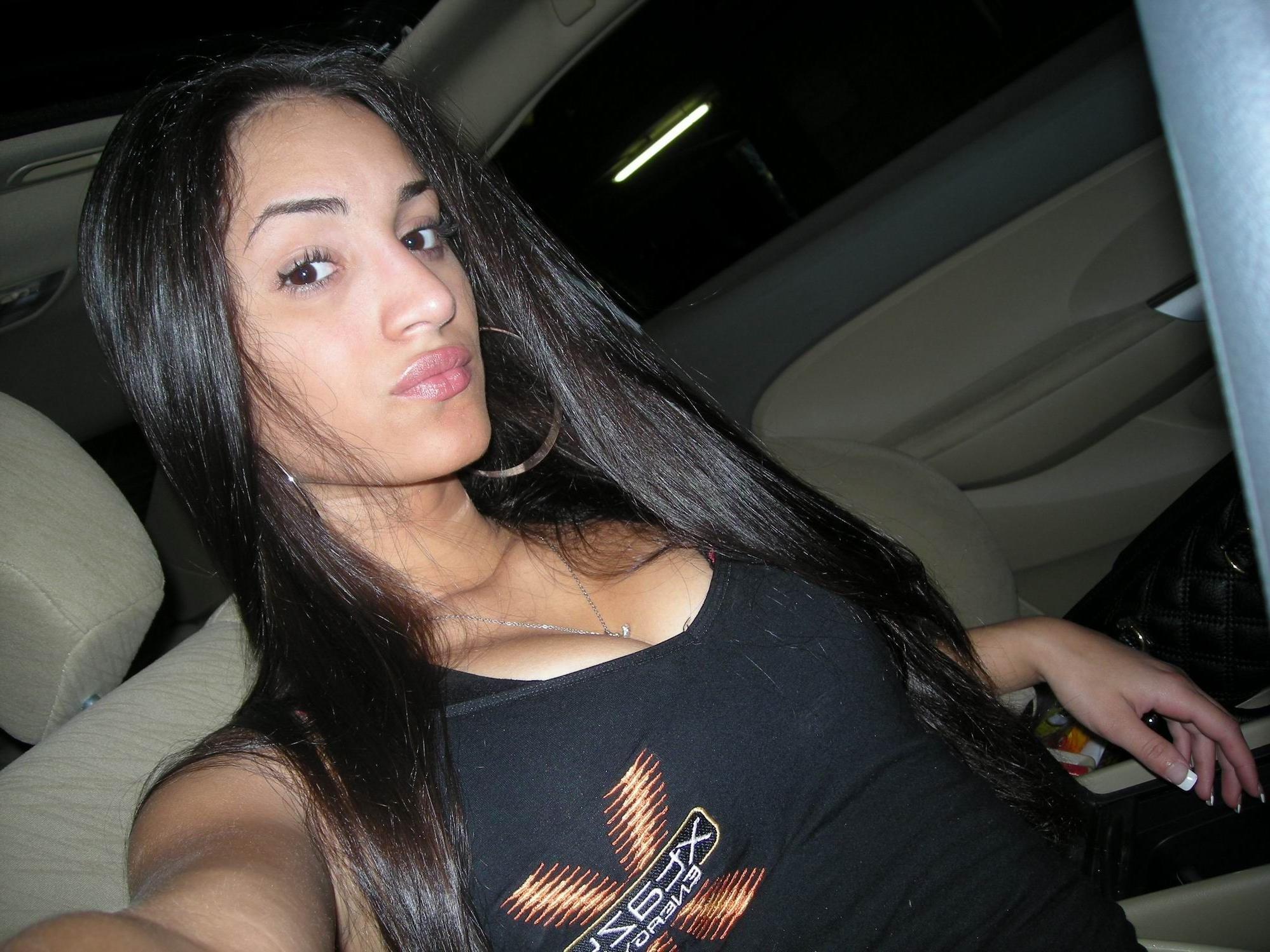 15P Photo compilation of self-shooting hot babes