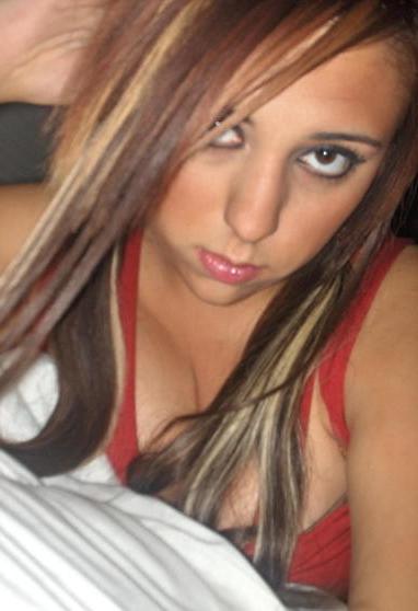 15P Photo compilation of a naked pretty girl's hot selfpics