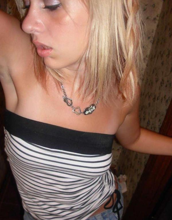 15P Photo compilation of vain amateur chicks