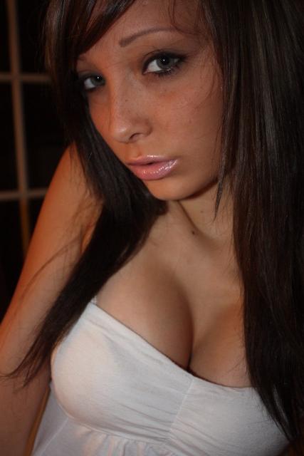 15P Brunette GFs selfpics