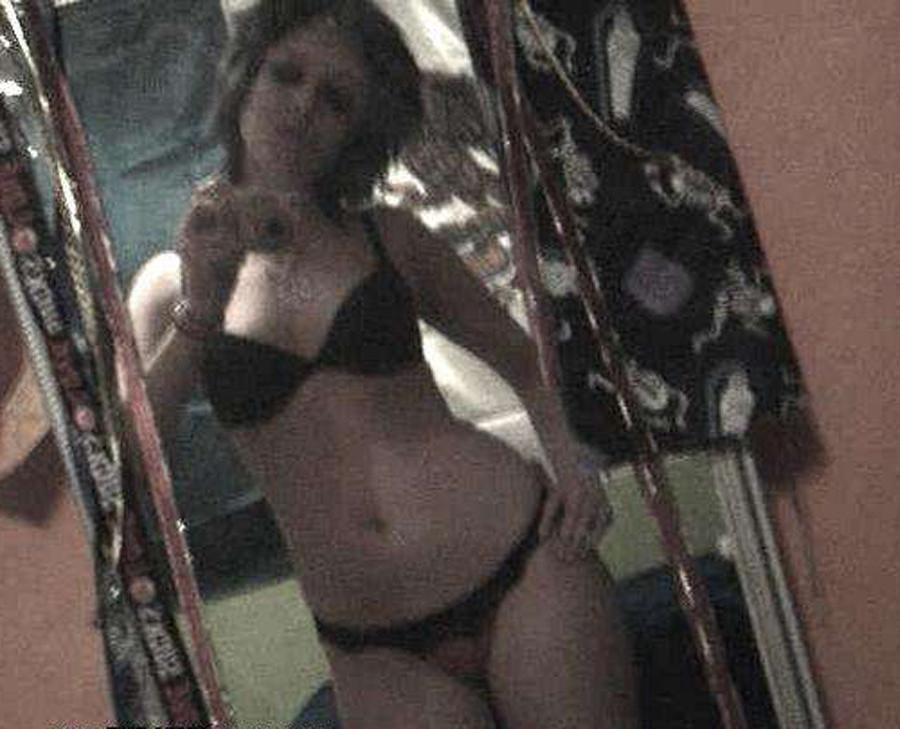 15P Photos of self-shooting bombshells
