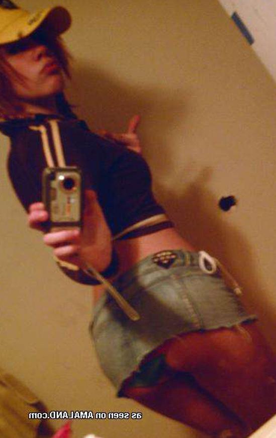 15P Photos of self-shooting bombshells