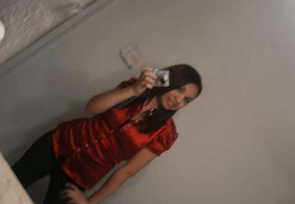 15P Seductive teen selfpics