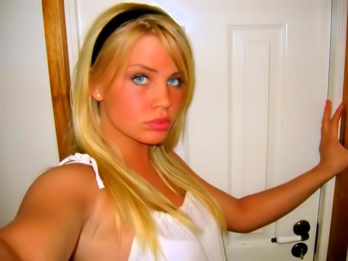 15P Amateur self-shooting teens showing their bodies