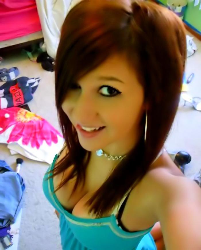 15P Amateur self-shooting teens showing their bodies