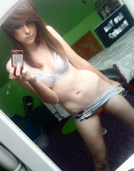 15P Cute blonde chick selfshooting