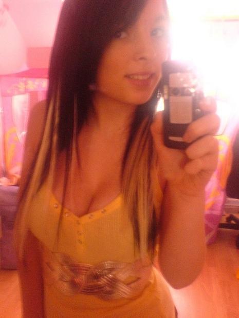 15P Cute blonde chick selfshooting