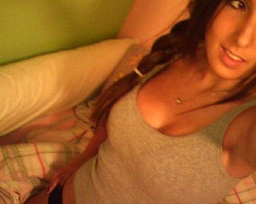 15P Cute blonde chick selfshooting