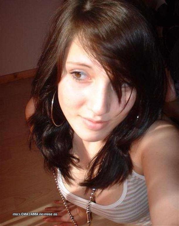 15P Collection of assorted pics of hot camwhores