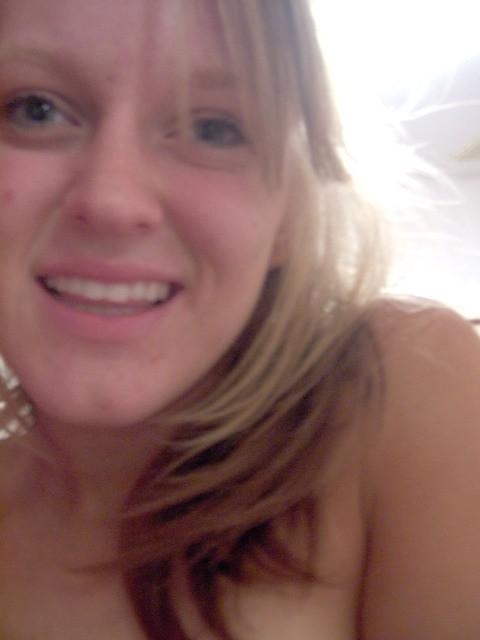 15P Pictures of different camwhoring amateur babes