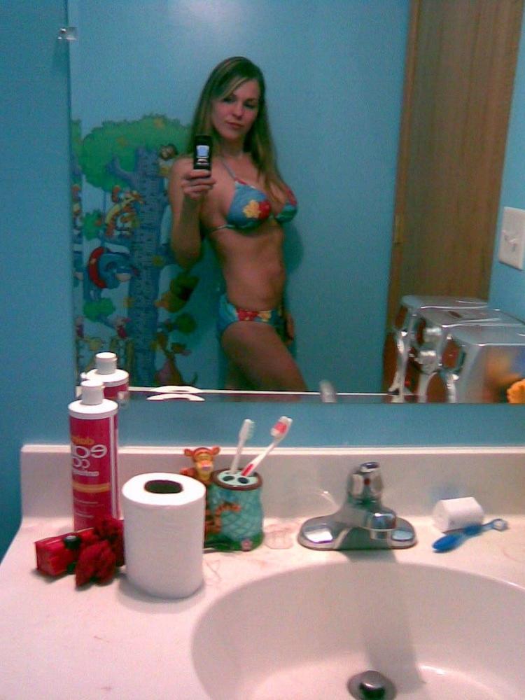 15P Pictures of different camwhoring amateur babes