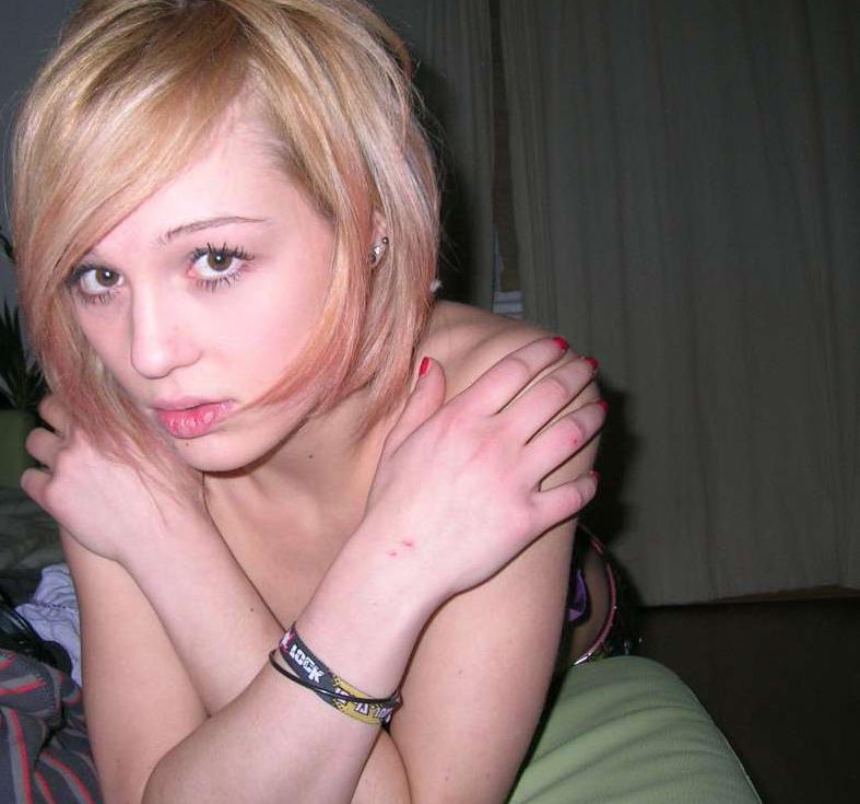 15P Sexy and naughty GFs