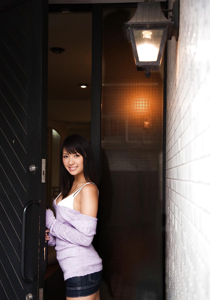 25P Nana Ogura - a date with a Japanese beauty