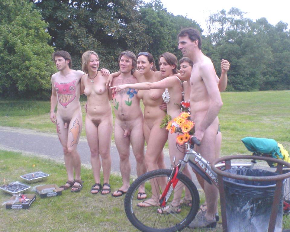 16P Self-shooting hotties looking delicious