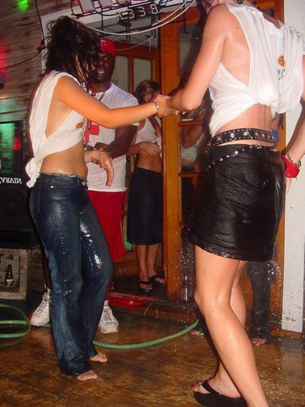 15P Pics of babes dancing in a wet t-shirt contest