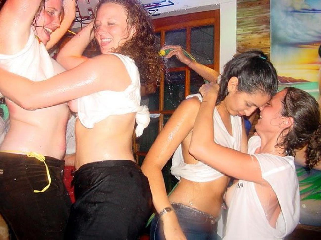 15P Pics of babes dancing in a wet t-shirt contest