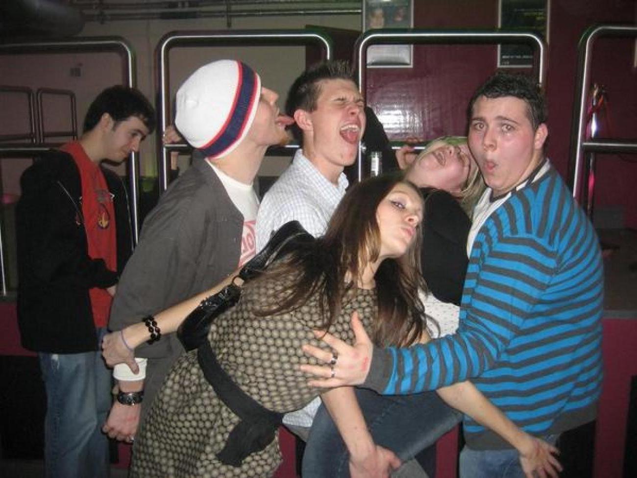 15P Pics of college sluts partying and acting wild