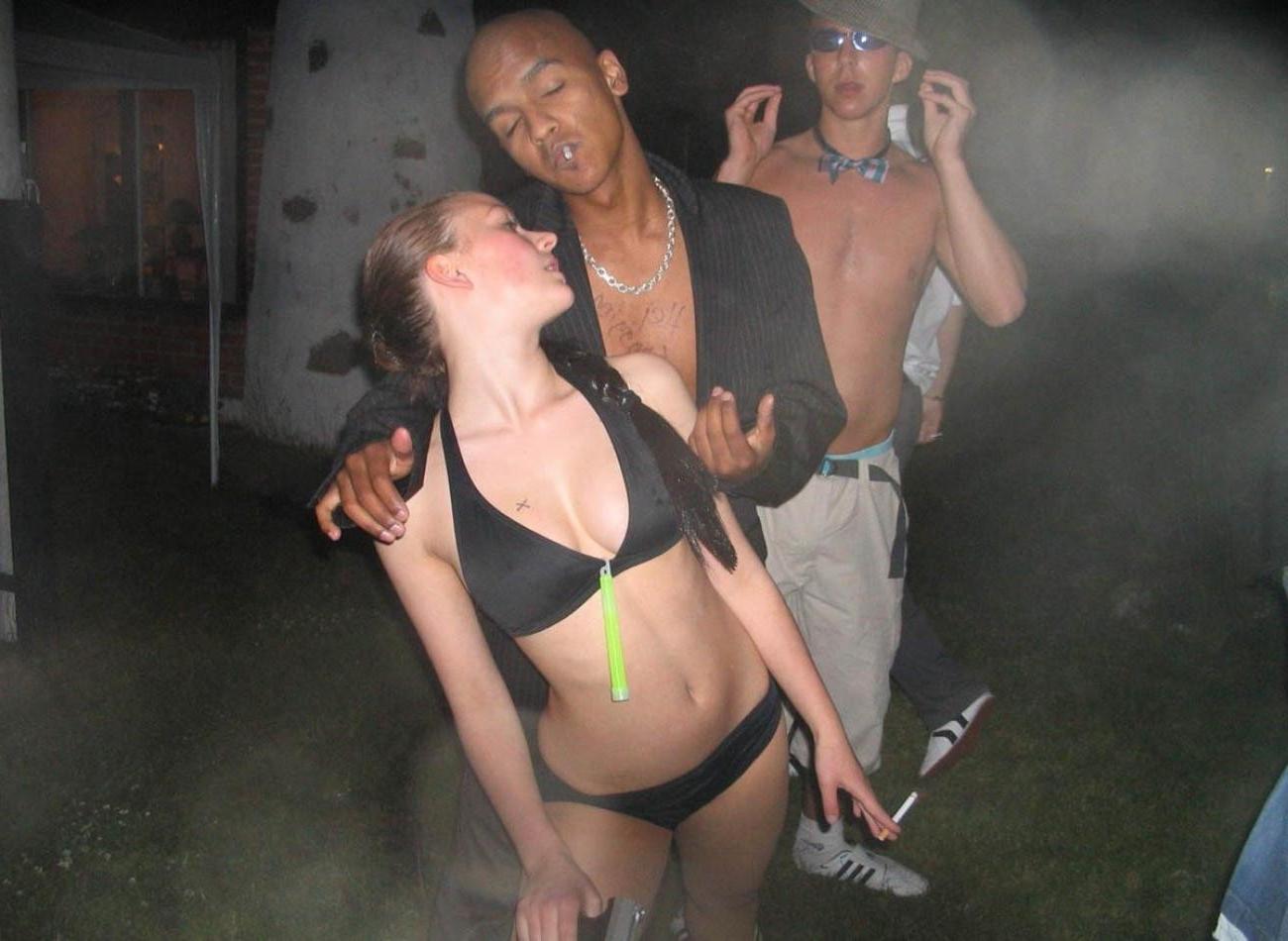 15P Wild costume party with wild, drunk teens