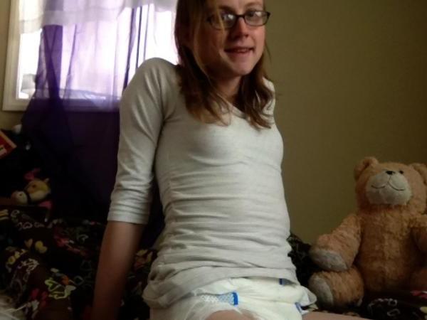 10P Transsexual Riley Kilo also has a diaper and wetting fetish for you to explore w