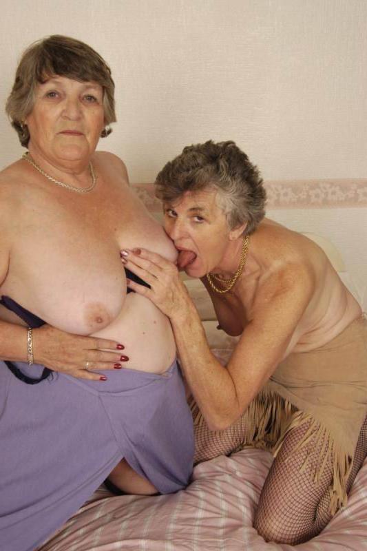 15P old grannies posing and in action