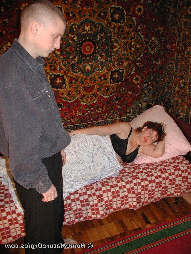 16P Busty older grannies mature mom fucked young guy