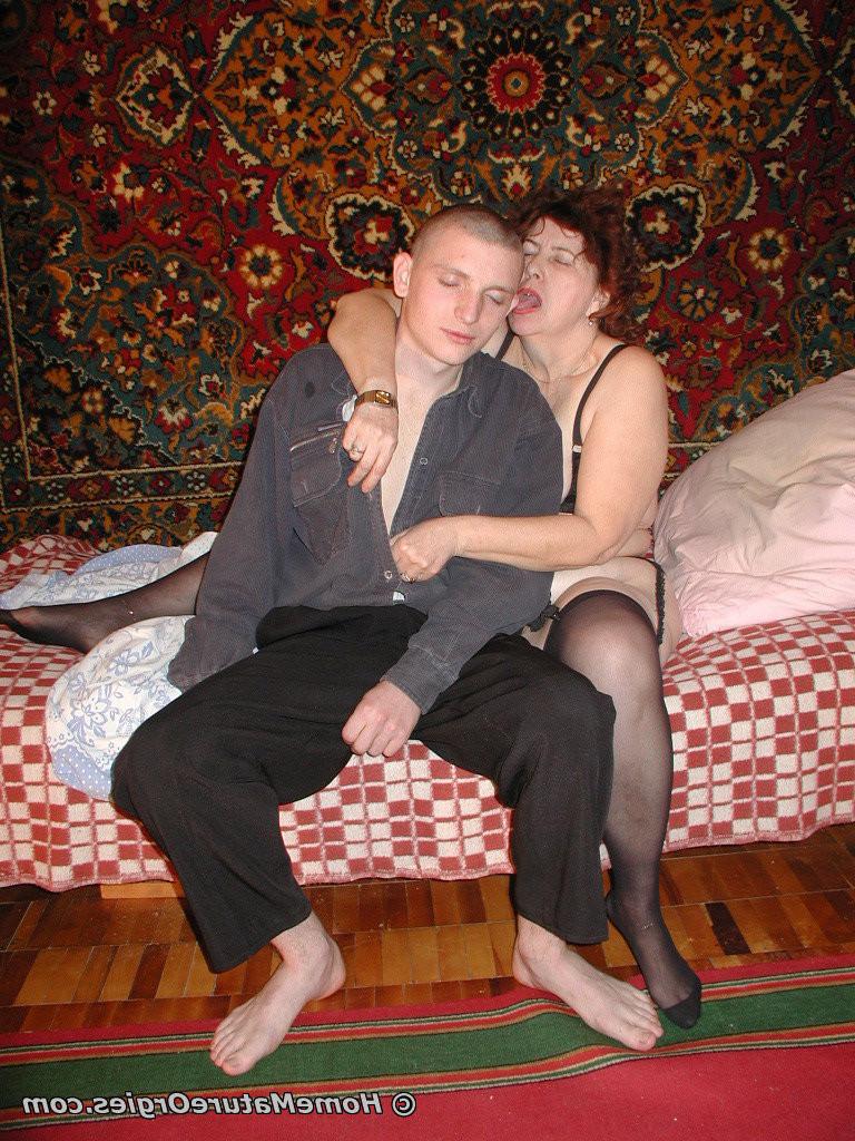 16P Busty older grannies mature mom fucked young guy