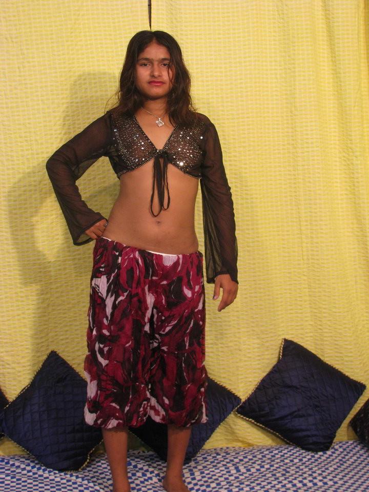 15P Hairy indian pussy