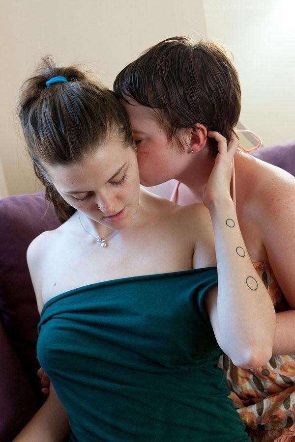 15P All Natural Amateur Lesbians Love To Pleasure Each Other