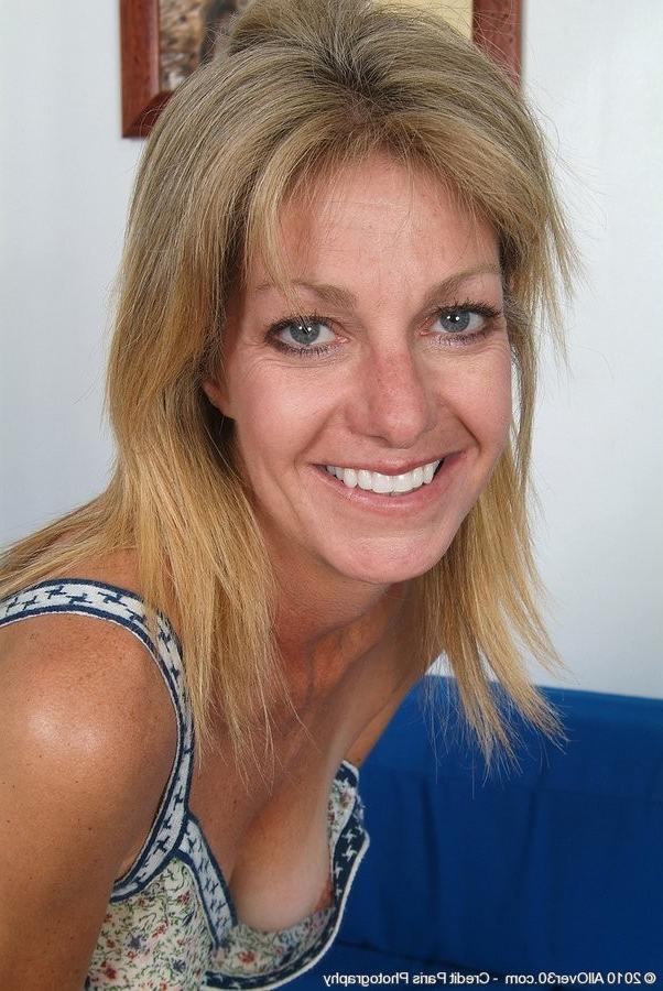 15P Hairy Blonde Housewife Spreads Her Super Furry Pussy