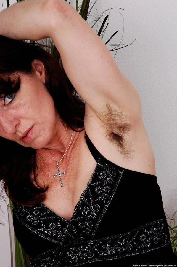 16P Very Hairy Mature Lady Teasing Her Furry Pussy Lips