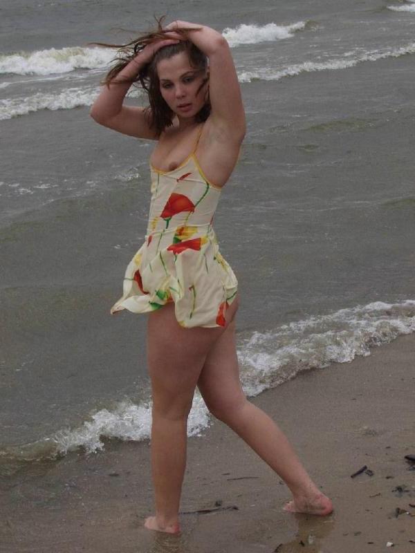 20P Horny hairy twat teen loves to tease and posed in outdoor